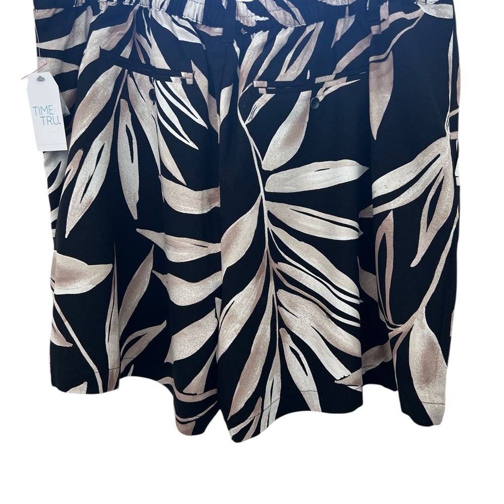 Women’s XXL Tropical Leaf Print Shorts High Rise Elastic Waist Flowy - Picture 2 of 5